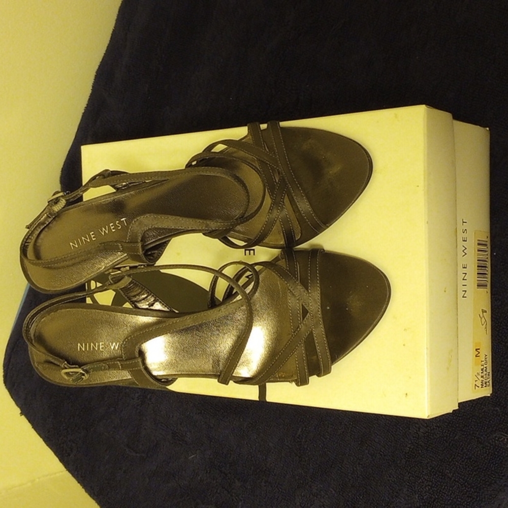 Nine West Jewel Heel